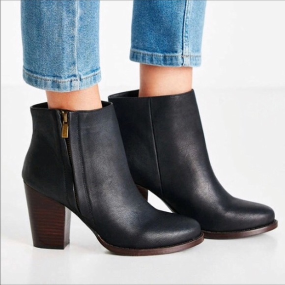 Urban Outfitters Shoes - SILENCE & NOISE Urban Outfitters boots